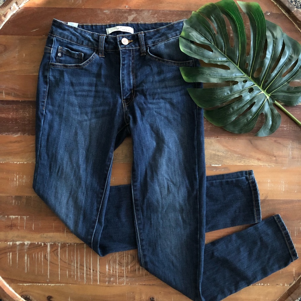 KanCan Estilo  Dark Wash Skinny Jeans
